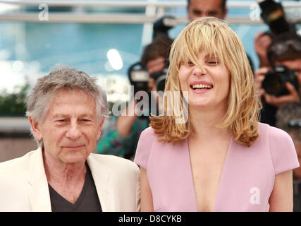 ROMAN POLANSKI & EMMANUELLE SEIGNER LA VENUS A LA FOURRURE. PHOTOCALL. CANNES FILM FESTIVAL 2013 PALAIS DES FESTIVAL CANNES FR Stockfoto