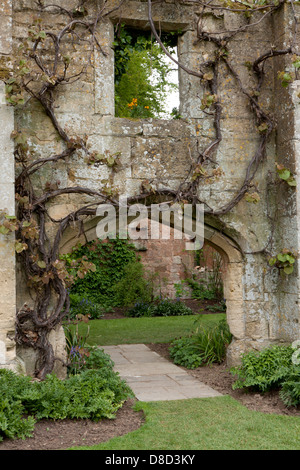 Zehntscheune Ruinen in Sudeley Castle, Stockfoto