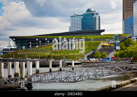 Vancouver Convention Centre mit seiner wilden Grasdach, Kanada Stockfoto