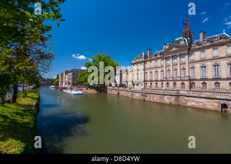 Palais Rohan / Rohan-Palast auf dem Fluss Ill Straßburg, Elsass, Frankreich, Europa Stockfoto