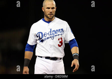 24. Mai 2013 - Los Angeles, California, Vereinigte Staaten von Amerika - 24. Mai 2013 Los Angeles, Kalifornien: Los Angeles Dodgers zweiter Basisspieler Skip Schumaker (3) während des Spiels zwischen den St. Louis Cardinals und die Los Angeles Dodgers im Dodger Stadium am 24. Mai 2013 in Los Angeles, Kalifornien. Rob Carmell/CSM Stockfoto