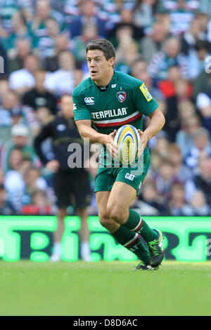 London, UK.  25. Mai 2013. Leicester Tigers Anthony Allen auf die Ladung während der Aviva Premiership Rugby Finale zwischen Leicester Tigers und Northampton Saints aus Twickenham. Bildnachweis: Action Plus Sport Bilder/Alamy Live News Stockfoto