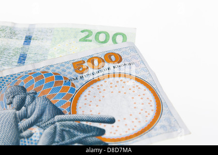 Zwei dänische 200 und 500 Kronen Banknoten auf Ebene weiß aus Dänemark, Skandinavien, Europa Stockfoto