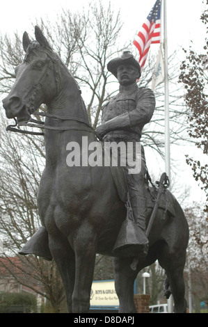 Eine Statue von Präsident Theodore Roosevelt, dargestellt in seiner Rough Rider Uniform auf dem Pferd. Die Statue würdigt seine Rolle als Führer während des Spanisch-Amerikanischen Krieges und sein Vermächtnis in der amerikanischen Geschichte. Stockfoto