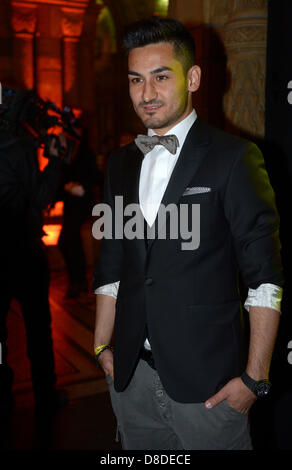 London, UK. 26. Mai 2013. Der Dortmunder Ilkay Gündogan während der Club after-Party im Natural History Museum in London, England, 26. Mai 2013. Borussia Dortmund verlor das letzte Fußballspiel UEFA Champions League gegen FC Bayern München im Wembleystadion in London am 25. Mai 2013. Foto: Federico Gambarini/Dpa/Alamy Live News Stockfoto