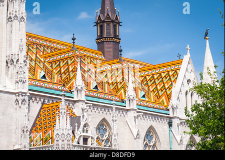 Ungarn Budapest Holy Trinity Square Barock Matyas Templom Matthias Kirche erbaut 1255 von Franziskaner Dach detail Stockfoto