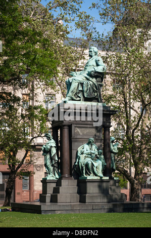 Ungarn Budapest Szechenyi Istvan ter Platz Monument statue Skulptur Bronze Ferenc Deák-Kompromiss zu mehr Gerechtigkeit Stockfoto