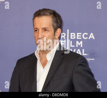 NEW YORK, USA - 24 APRIL: Kleidung Designer Kenneth Cole besucht 2013 Tribeca Film Festival am 24. April 2013 in New York City. Stockfoto