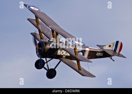 Sopwith Triplane G-BOCK N6290 First World war Vintage Replica Airplane Flypast auf der Old Warden Shuttleworth Airshow Stockfoto