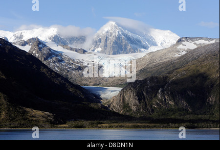 Gletscher Franca. Der nordwestliche Arm des Beagle-Kanals führt durch den sogenannten Glacier Alley oder Avenue der Gletscher. Stockfoto