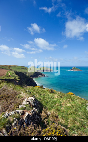 Fernblick über den Bürzel in der Nähe von Polzeath in Cornwall, England, Vereinigtes Königreich, wie gesehen von der South West Coast Path Stockfoto