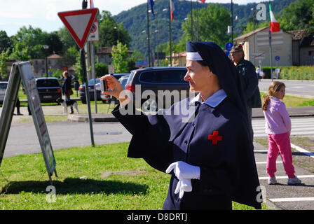 Veneto, Italien. 26. Mai 2013. Follina K.u.k.-Welt ein Soldatenfriedhof. 22. österreichisch-italienischen gemeinsame Feier für den Frieden. Zivilen und militärische Behörden aus europäischen Ländern nahmen an der heutigen Zeremonie und ein gemeinsamen Gottesdienst wurde von Offizieren der fünf Kulte in der Austro-ungarischen Krieges Friedhof von Follina gefeiert. Organisation von Mario Eichta und Osterreichisches Schwarzes Kreuz. Stockfoto