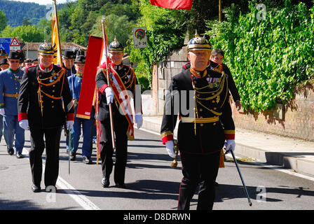 Veneto, Italien. 26. Mai 2013. Follina K.u.k.-Welt ein Soldatenfriedhof. 22. österreichisch-italienischen gemeinsame Feier für den Frieden. Zivilen und militärische Behörden aus europäischen Ländern nahmen an der heutigen Zeremonie und ein gemeinsamen Gottesdienst wurde von Offizieren der fünf Kulte in der Austro-ungarischen Krieges Friedhof von Follina gefeiert. Organisation von Mario Eichta und Osterreichisches Schwarzes Kreuz. Stockfoto