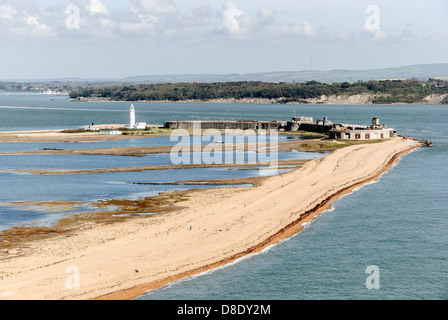 Antenne. Anzeigen Hurst Castle, Spit und Leuchtturm. Keyhaven. Eingang zu den Solent. In der Nähe von Milford on Sea, Hampshire. Großbritannien Stockfoto