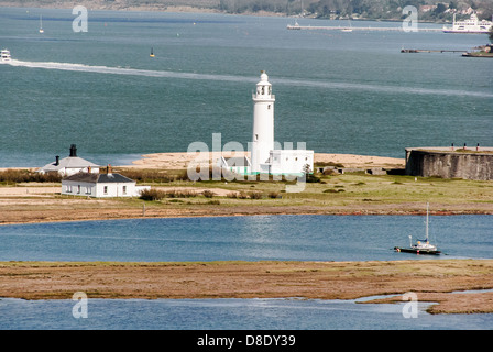 Antenne. Anzeigen Hurst Castle, Spit und Leuchtturm. Keyhaven. Eingang zu den Solent. In der Nähe von Milford on Sea, Hampshire. Großbritannien Stockfoto