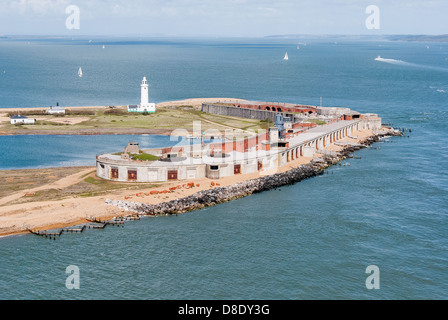 Antenne. Anzeigen Hurst Castle, Spit und Leuchtturm. Keyhaven. Eingang zu den Solent. In der Nähe von Milford on Sea, Hampshire. Großbritannien Stockfoto