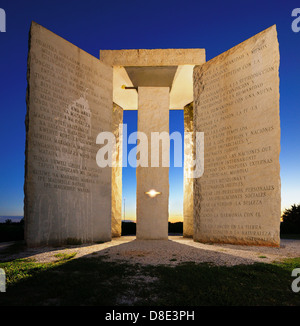 Geheimnisvolle Georgia Guidestones in North Georgia, USA. Stockfoto