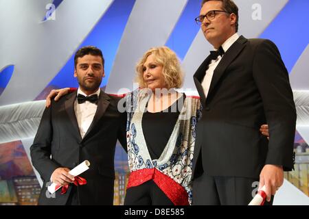 Cannes, Frankreich, 26. Mai 2013. Schauspieler Kim Novak (l-R), Oscar Isaac und Gäste besuchen die Abschlusszeremonie während der 66. Internationalen Filmfestspiele von Cannes am Palais des Festivals in Cannes, Frankreich, am 26. Mai 2013. Foto: Hubert Boesl/DPA/Alamy Live-Nachrichten Stockfoto