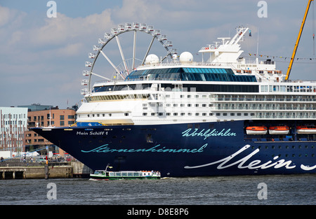 Kreuzfahrt Schiff Mein Schiff 1 am Cruise terminal in Hamburg, Deutschland, Europa Stockfoto