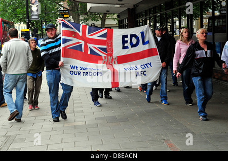 EDL Demonstranten in Kings Cross, central London, UK Stockfoto