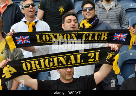 Fans von AEK Athen ein Vorsaison freundlich v Preston North End Stockfoto