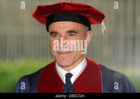 Schauspieler Daniel Day-Lewis besucht Juilliard School 108. Abschlussfeier im Lincoln Center am 24. Mai 2013 in New York City. Stockfoto