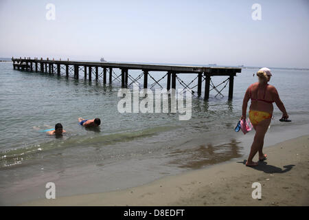 Zypern, Limassol:Tourists genießen Sie ihren Urlaub in Limassol auf Mai 17,2013 Stockfoto