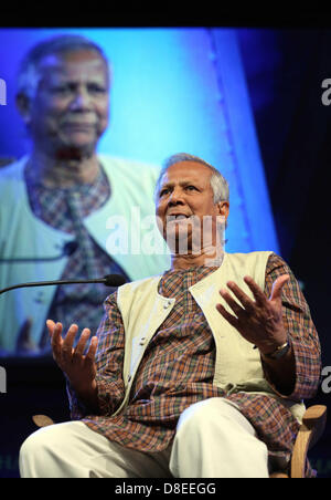 Hay on Wye, UK. Sonntag, 26. Mai 2013 im Bild: Muhammad Yunus.  Re: Der Telegraph Hay Festival, Hay on Wye, Powys, Wales. Bildnachweis: D Legakis/Alamy Live-Nachrichten Stockfoto