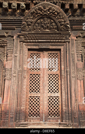 Tür von Pashupatinath Tempel, Bhaktapur (UNESCO-Weltkulturerbe), Kathmandu-Tal, Nepal Stockfoto