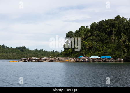 Eine isolierte Strand auf der Insel Togians in Sulawesi, Indonesien Stockfoto