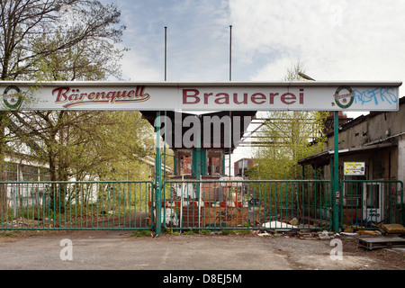 Berlin, Deutschland, verschlossenen Tor der ehemaligen Brauerei Baerenquell Stockfoto