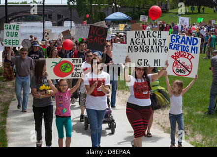 "März gegen Monsanto" Proteste gentechnisch veränderte Lebensmittel Stockfoto