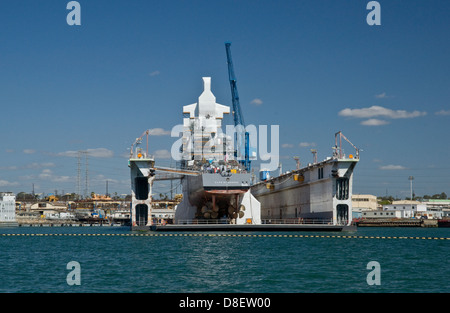 Die USS Cape St. George im Trockendock in San Diego. Stockfoto