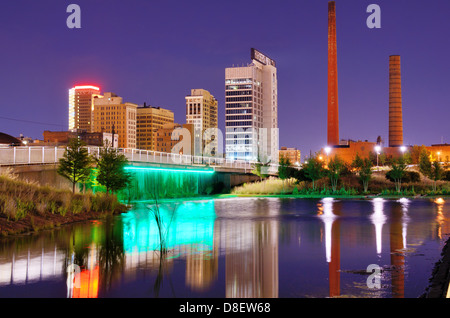 Skyline von Birmingham, Alabama Railroad Park. Stockfoto