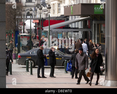 Straßenszene auf Luxemburg Platz im EU-Viertel von Brüssel, Belgien Stockfoto