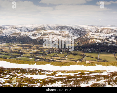 Der Erde Stadtmauer von einem alten Wallburg auf Caer Caradoc einem berühmten Hügel oberhalb Kirche Stretton Stockfoto