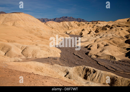 ausgewaschene Felsen von Zabriskie Point im Death Valley National Park in Kalifornien, Vereinigte Staaten von Amerika, USA Stockfoto