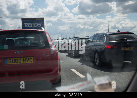 Auto auf der Autobahn im Verkehr m25 Stockfoto
