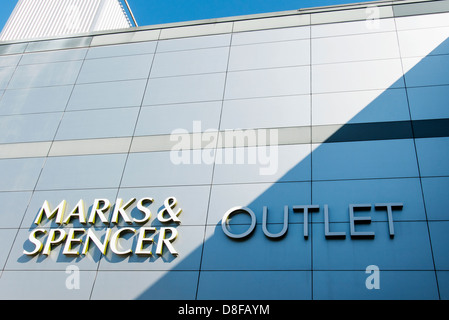 Marks & Spencer Outlet Shop, UK Stockfoto