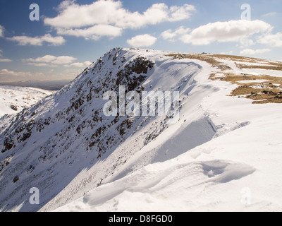 Auf der Coniston Range in starkem Schneefall, Lake District, Cumbria, UK. Stockfoto