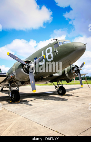 Eine Fame Douglas C47 Dakota des d-Day auf dem Fantasy of Flight-Flugplatz bei Polk City FL Stockfoto