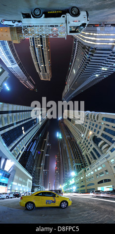 Vertikales Panorama des höchsten Blocks von Wolkenkratzern in New Dubai, Vereinigte Arabische Emirate Stockfoto