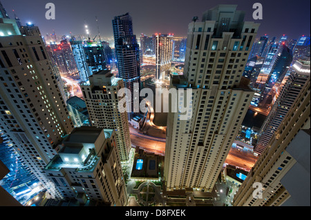 Blick auf die Marina und Jumeirah Beach Residences, neue Dubai, VAE Stockfoto