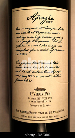 Le Vieux Pin, Apogee Merlot 2005 kanadischen Wein Etikett auf der Flasche. 131828 Wine Flasche Stockfoto