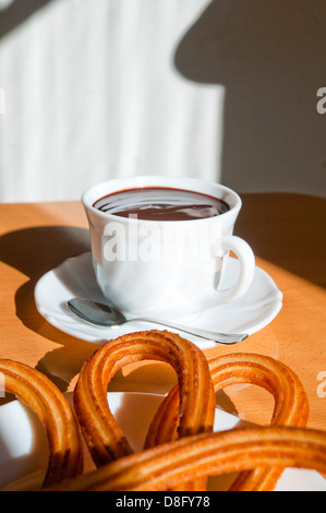 Schokolade mit Churros. Madrid, Spanien. Stockfoto