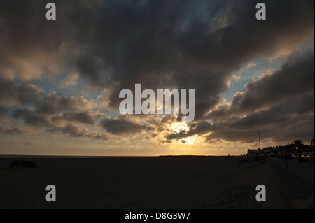 Sonnenuntergang über Barmouth Strand, Küste von Nordwales Stockfoto