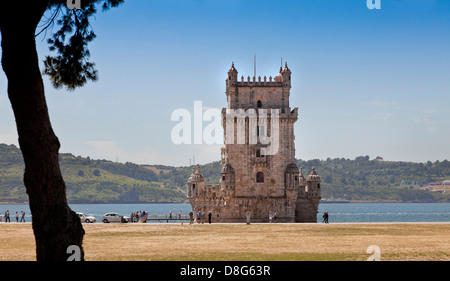 Der Turm von Belem, Lissabon, Portugal. Erbaut im Jahre 1515 als Festung, bewachen den Eingang zum Hafen von Lissabon, Stockfoto