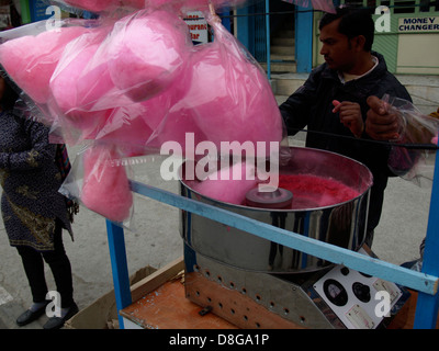 Zuckerwatte-Anbieter in Nepal Stockfoto