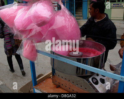 Zuckerwatte-Anbieter in Nepal Stockfoto