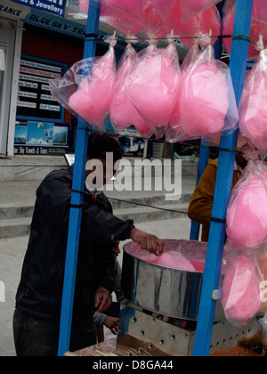 Zuckerwatte-Anbieter in Nepal Stockfoto